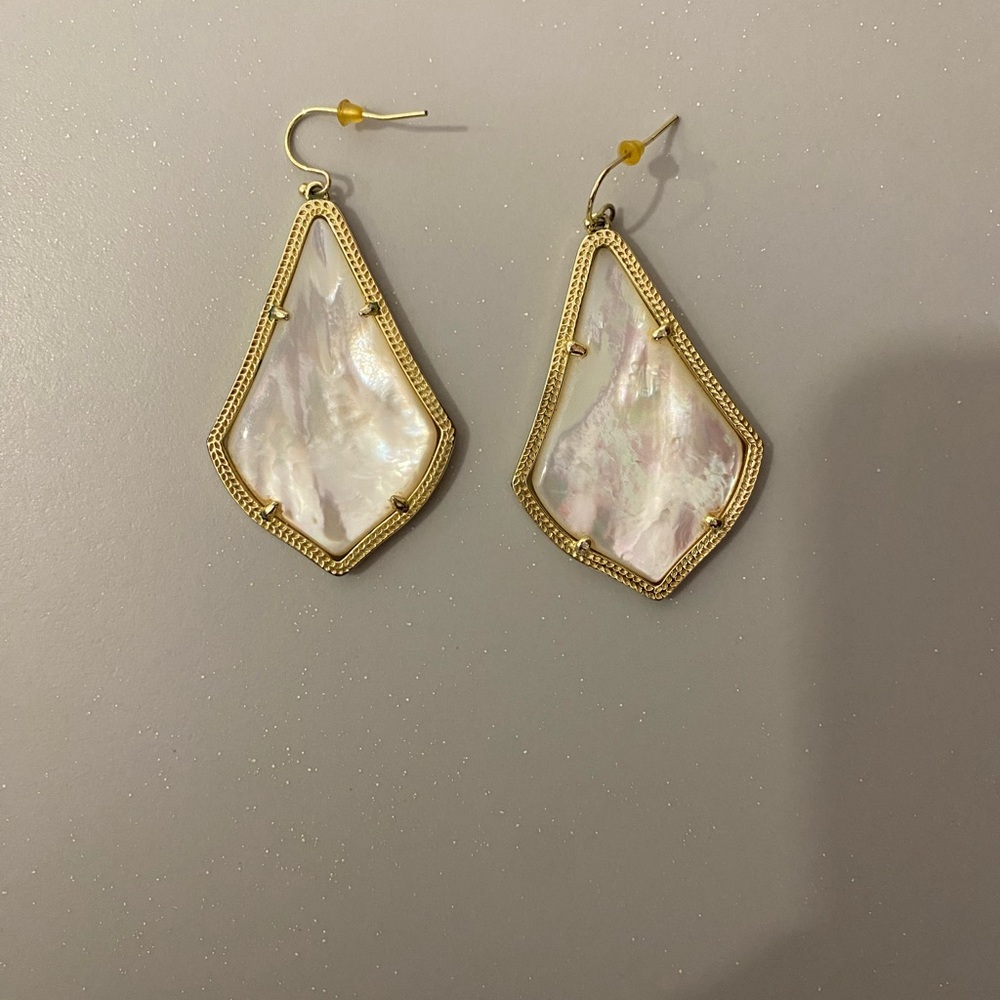 Kendra Scott Alex Gold Drop Earrings—Ivory Pearl